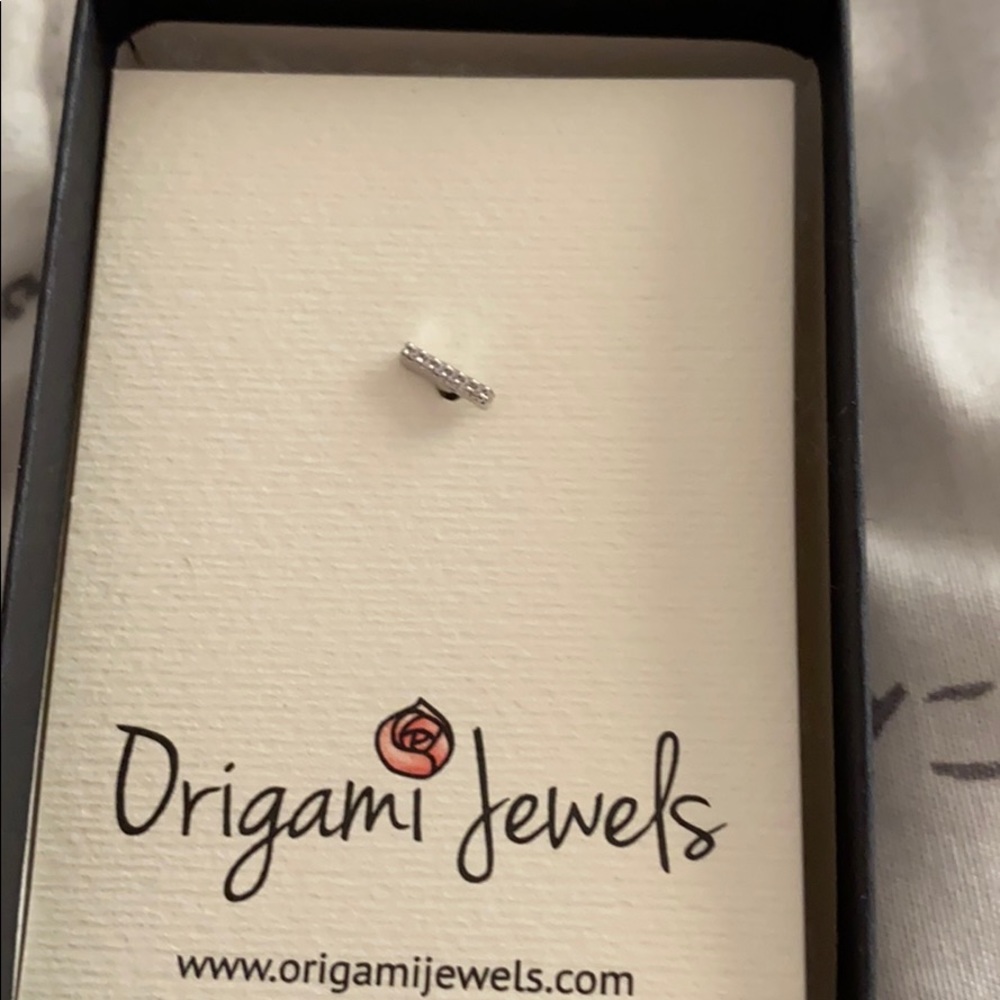 CZ Bar Belly Ring. Bar gauge- length 16g 6mm.